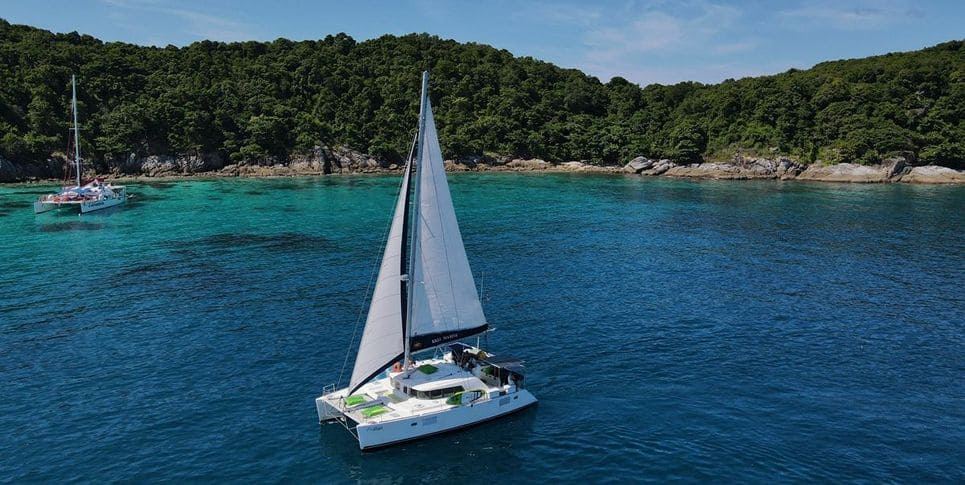 Экскурсии на Пхукете с 99 Tours Phuket катамаран Lagoon